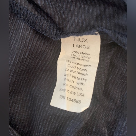 NUX Gray Striped Athletic Top: Round Neck, Back Cutouts, Long Sleeves L - Picture 7 of 7